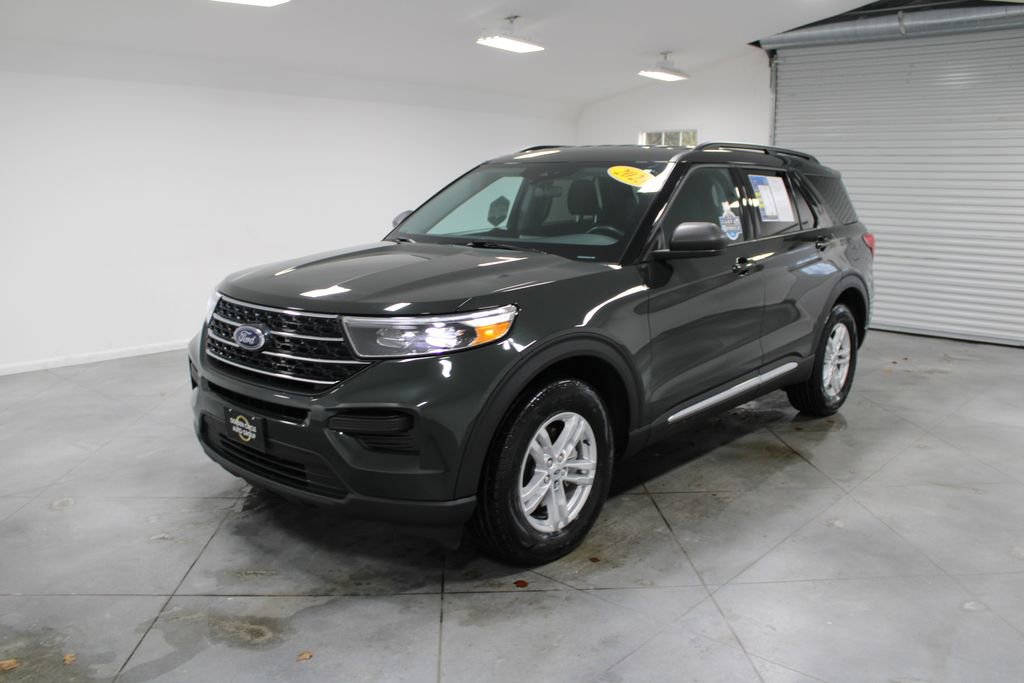 Used 2023 Ford Explorer XLT image 4