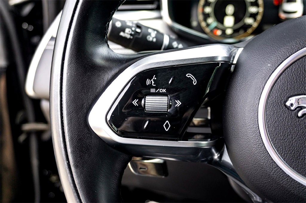 Used 2024 Jaguar F-PACE R-Dynamic S image 19