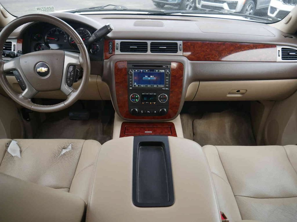 Used 2011 Chevrolet Suburban LTZ AWD/4WD image 4