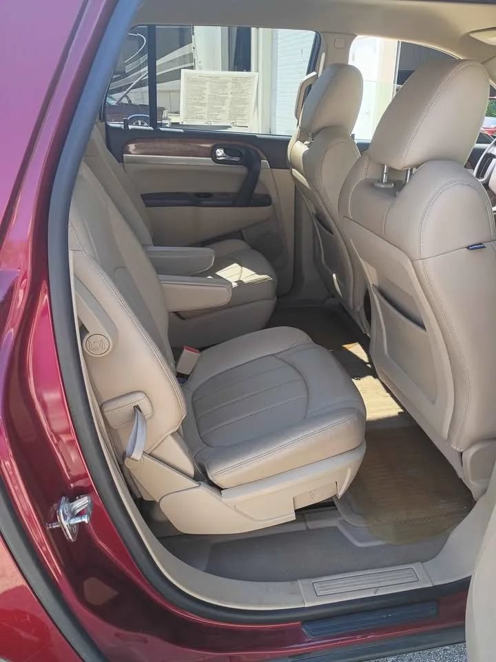 Used 2011 Buick Enclave CXL AWD/4WD image 10
