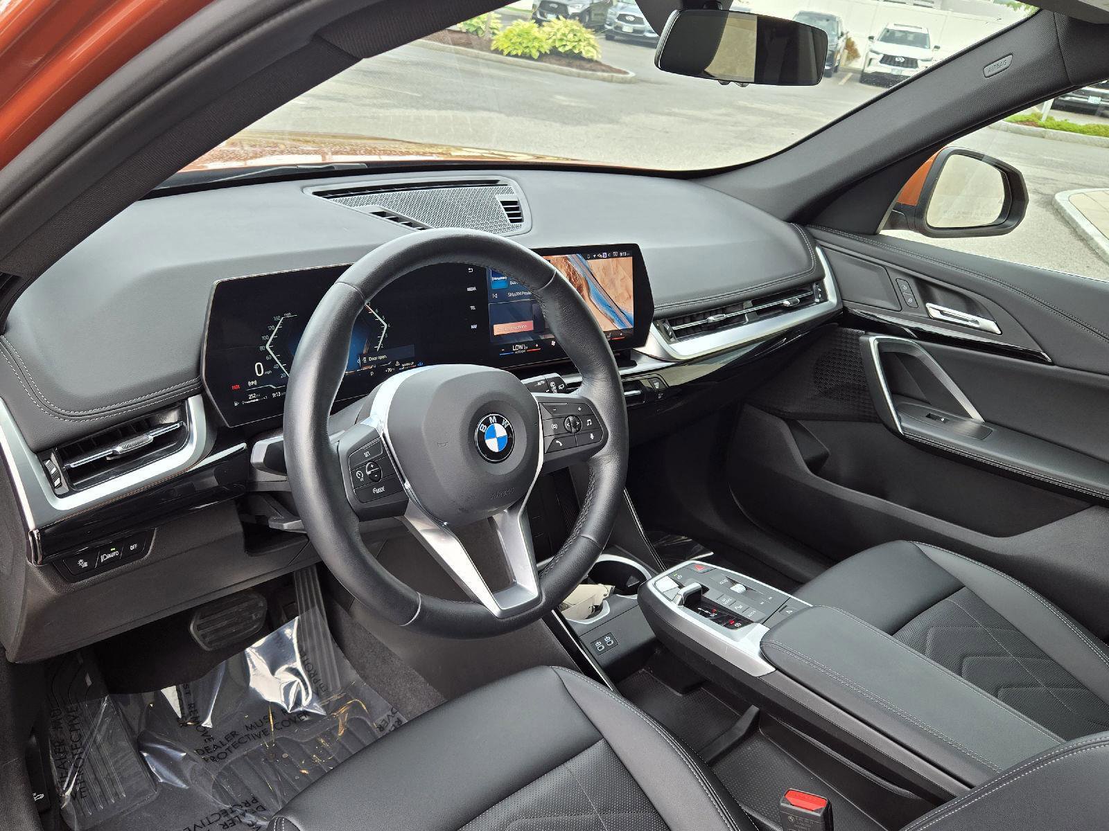 Used 2025 BMW X1 xDrive28i image 4
