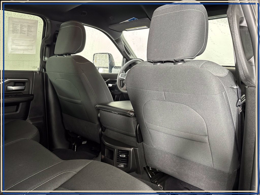 Used 2025 RAM 2500 Big Horn AWD/4WD image 40
