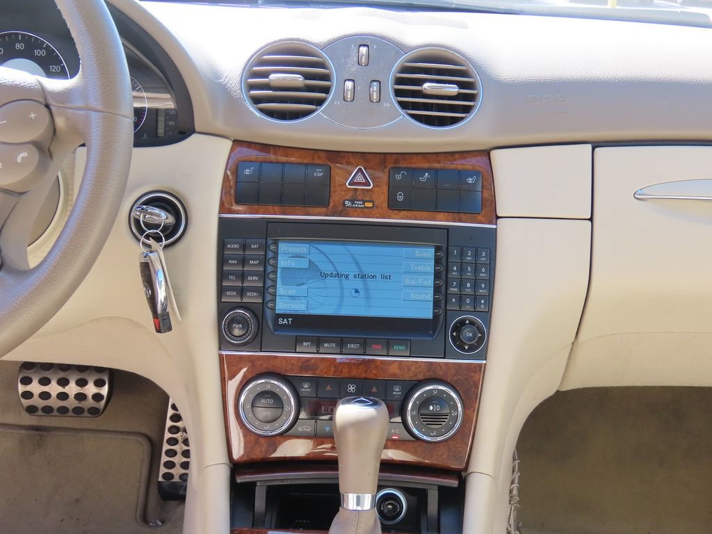 Used 2007 Mercedes-Benz CLK 350 Cabriolet image 8