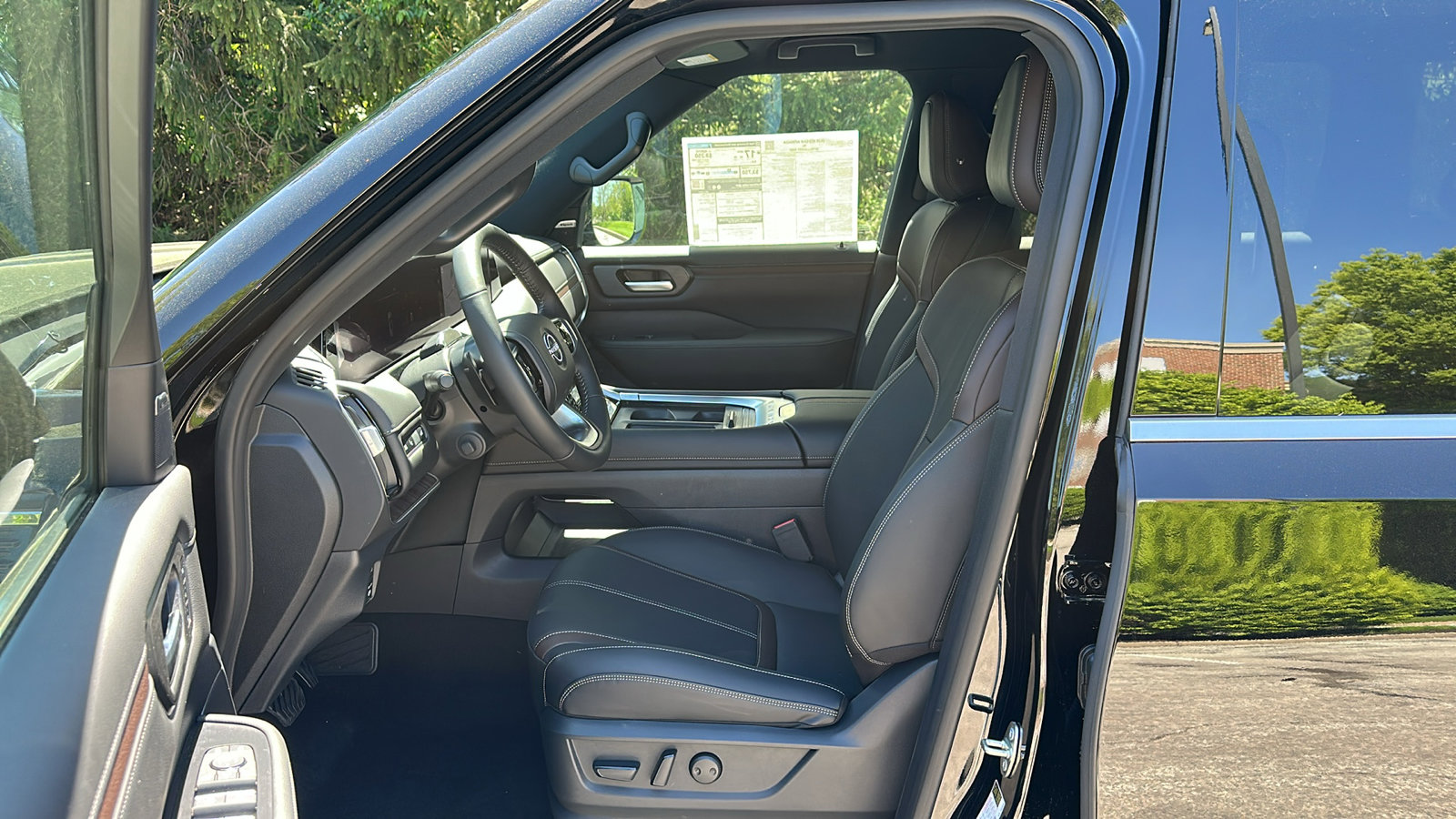 New 2025 Nissan Armada SL w/ Convenience Package image 7