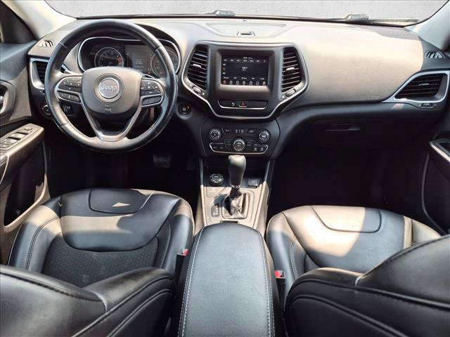Used 2020 Jeep Cherokee Latitude Plus w/ Cold Weather Group AWD/4WD image 19