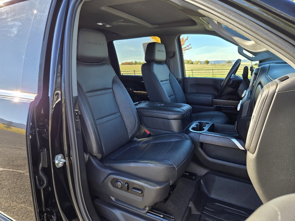 Used 2020 GMC Sierra 3500 Denali image 29