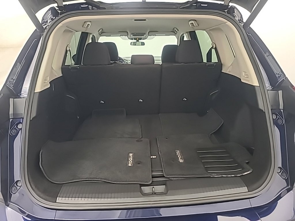 Used 2026 Nissan Rogue SV AWD/4WD image 17