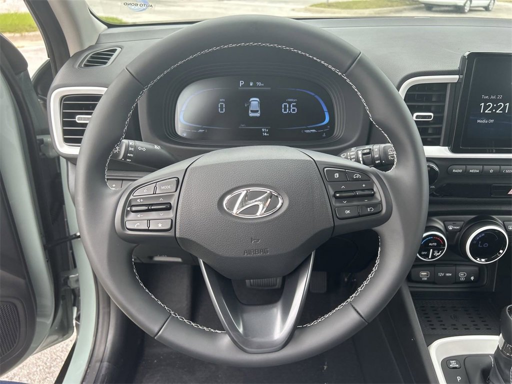 New 2025 Hyundai Venue Limited image 28