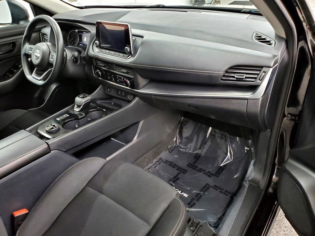 Used 2024 Nissan Rogue S AWD/4WD image 12