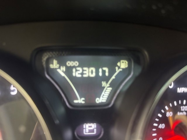 Used 2016 Nissan Versa SV image 12