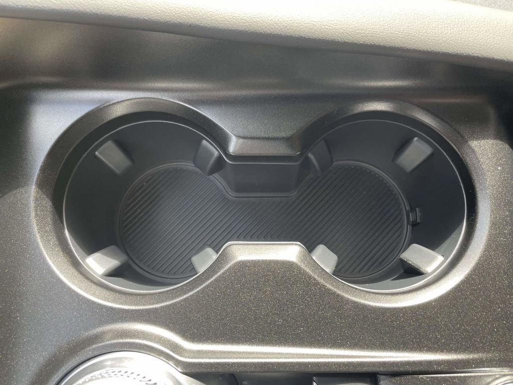 New 2025 Ford Explorer Active image 18