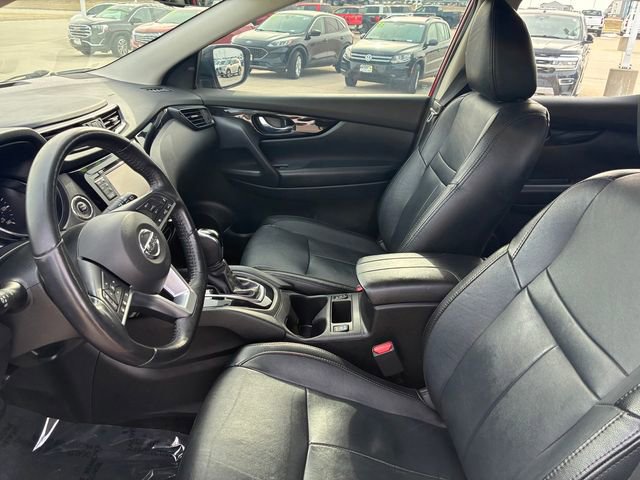 Used 2018 Nissan Rogue Sport SV w/ SV Technology Package image 11