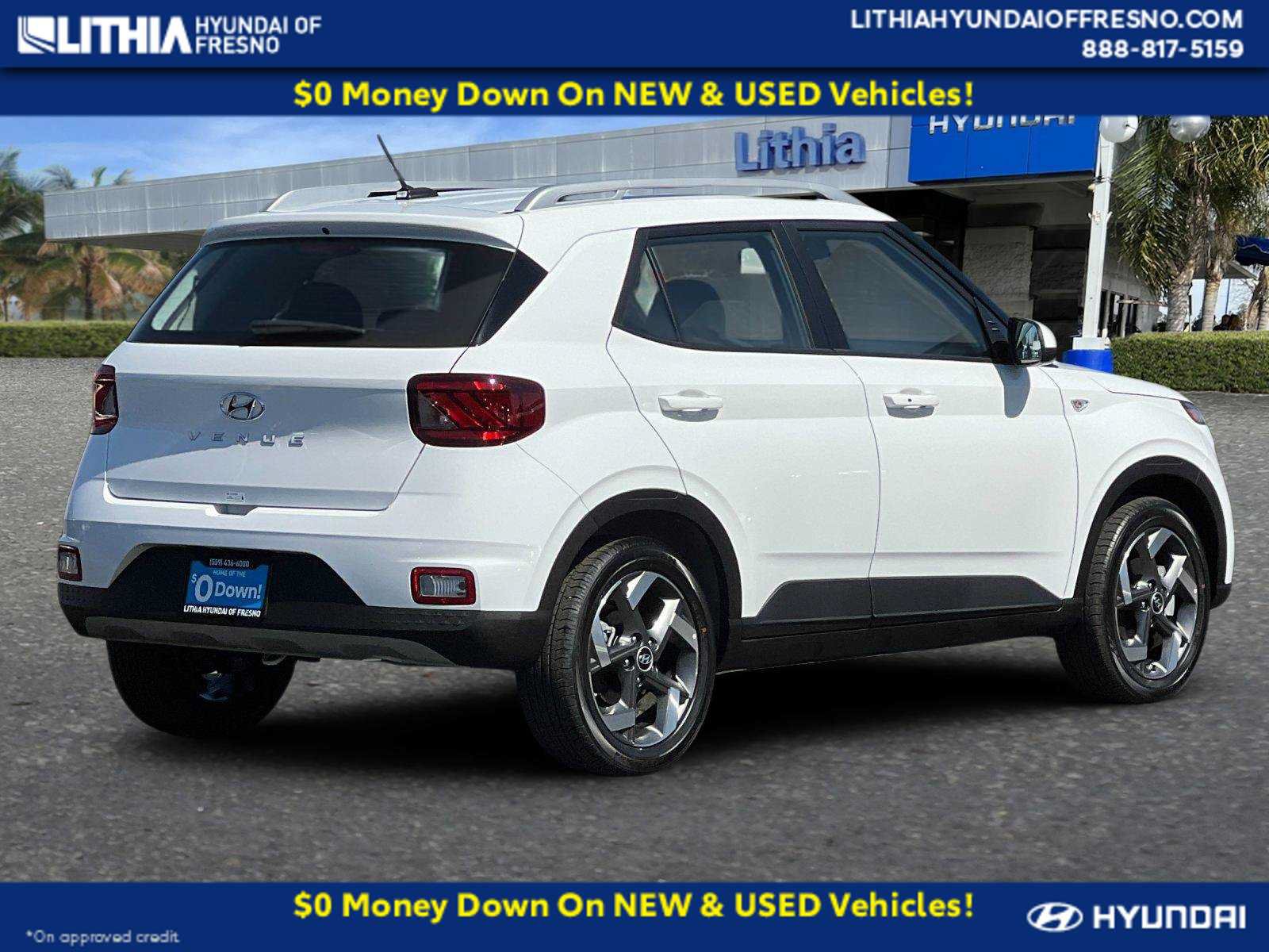 New 2025 Hyundai Venue SEL FWD image 2