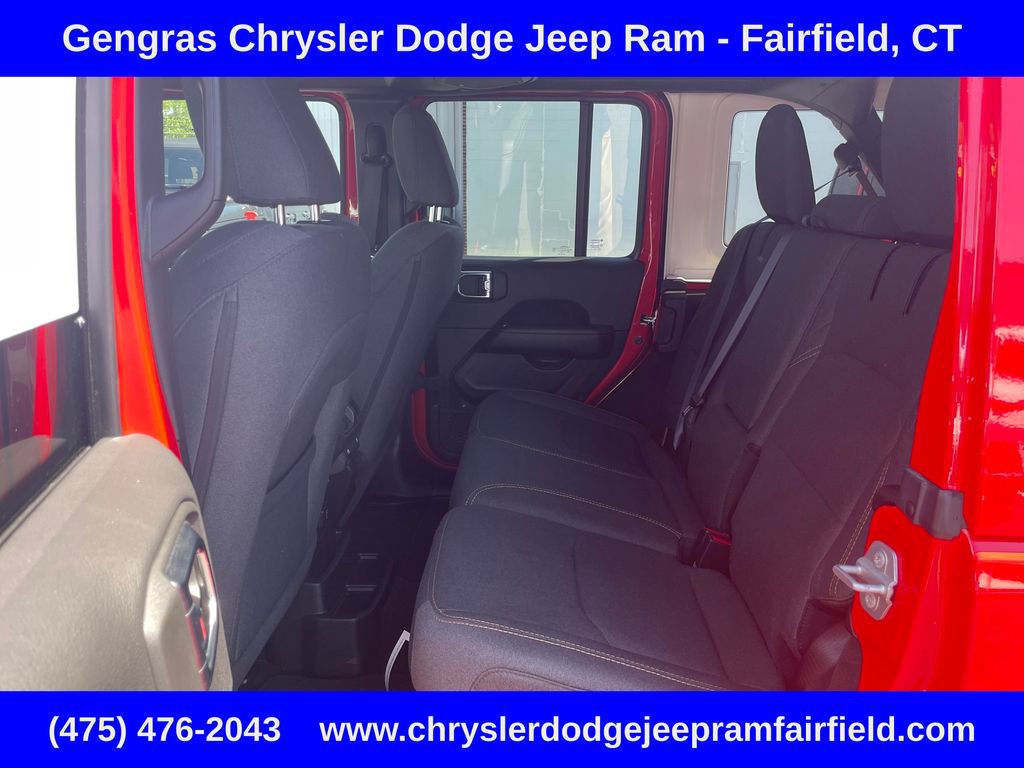 Certified 2025 Jeep Wrangler Unlimited Sahara AWD/4WD image 36