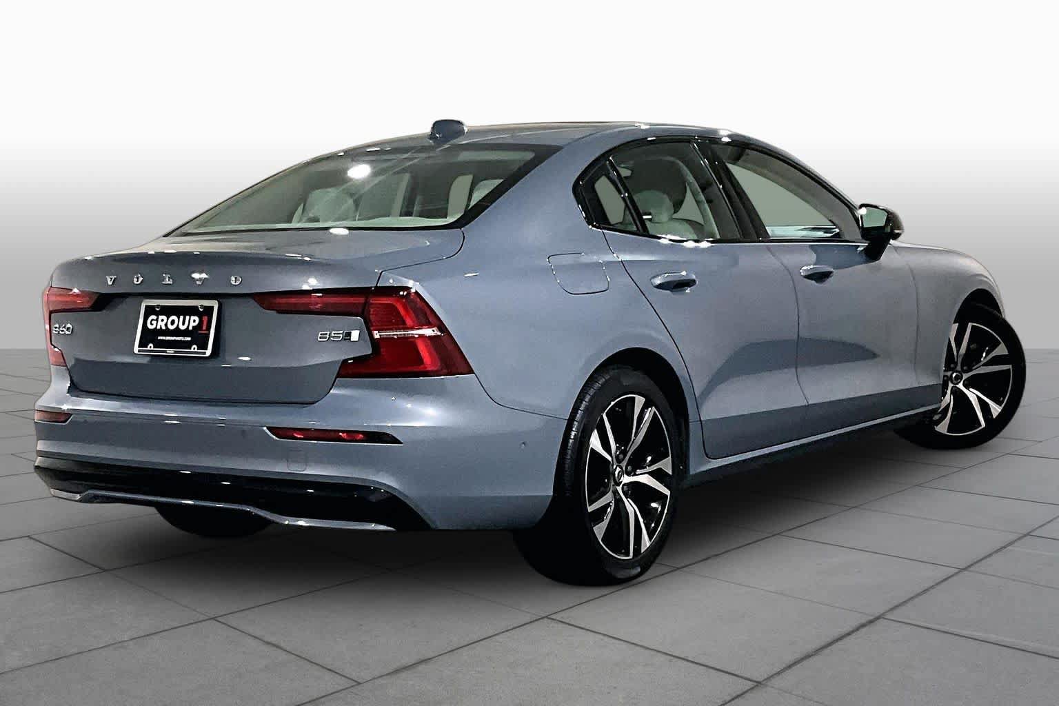 Used 2023 Volvo S60 B5 Plus AWD/4WD image 12