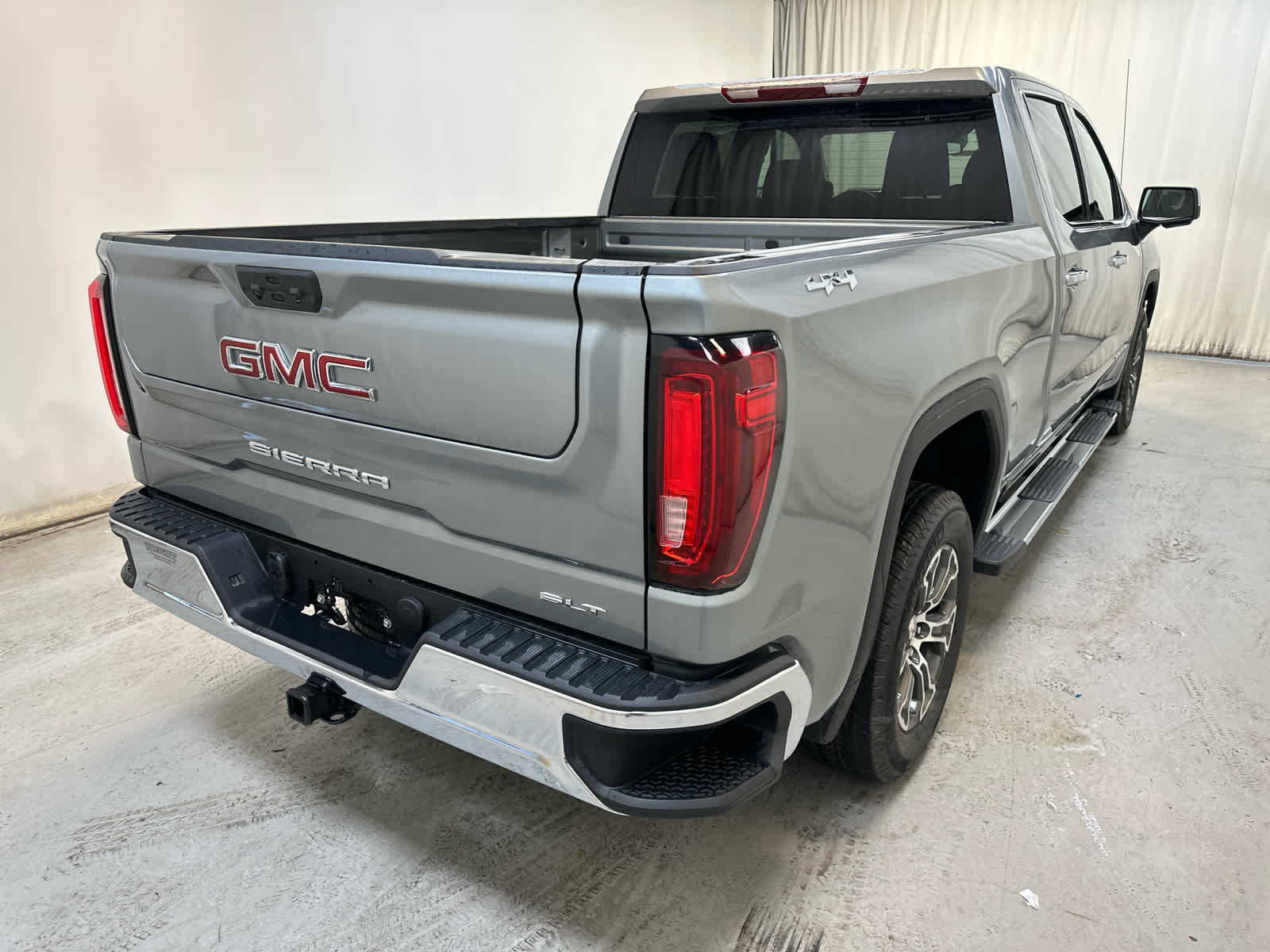 New 2026 GMC Sierra 1500 SLT w/ SLT Convenience Package image 10