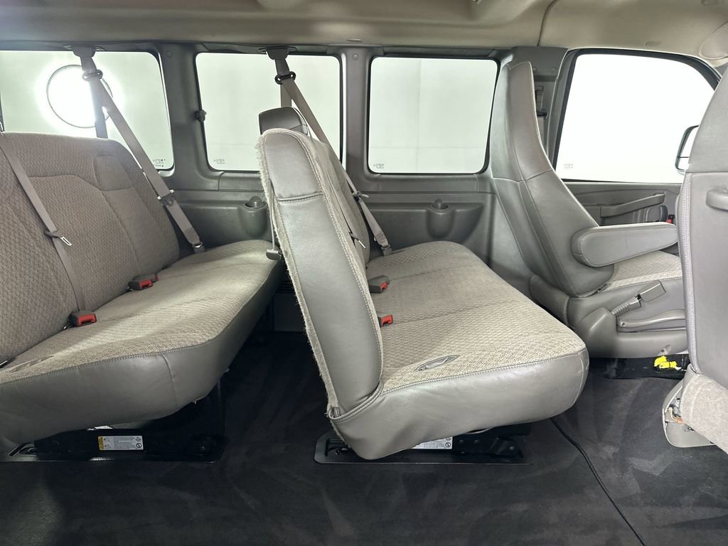 Used 2025 Chevrolet Express 3500 LS RWD image 26