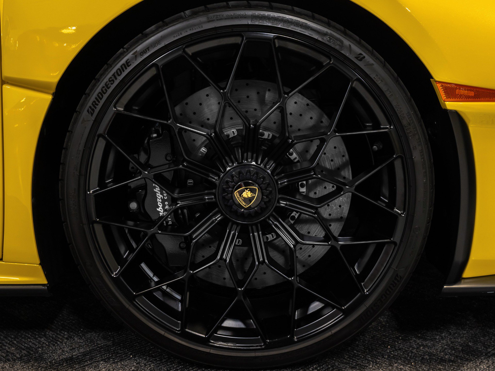 Used 2022 Lamborghini Huracan STO RWD image 36