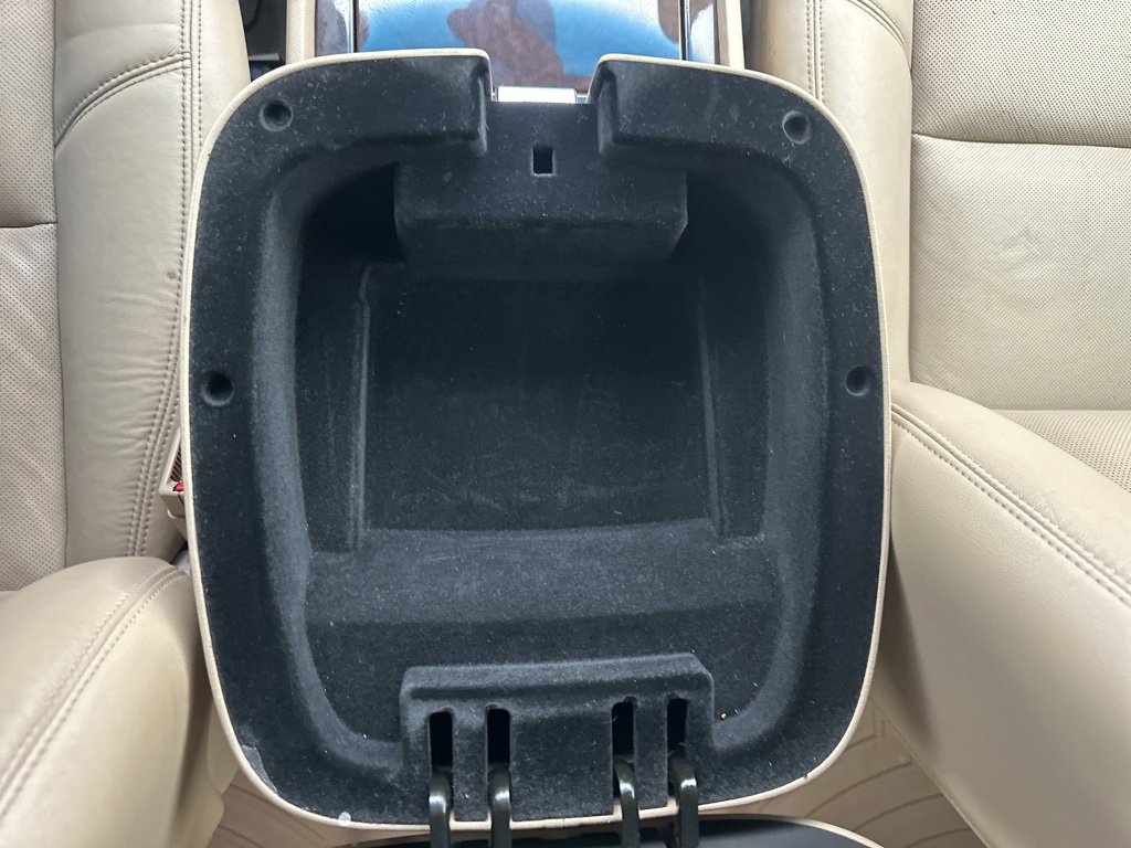 Used 2012 Cadillac Escalade Premium image 10