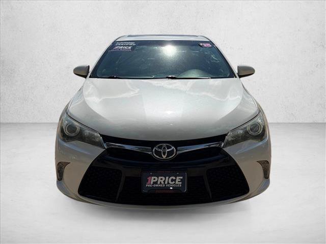 Used 2015 Toyota Camry XSE w/ Moonroof Package FWD image 2