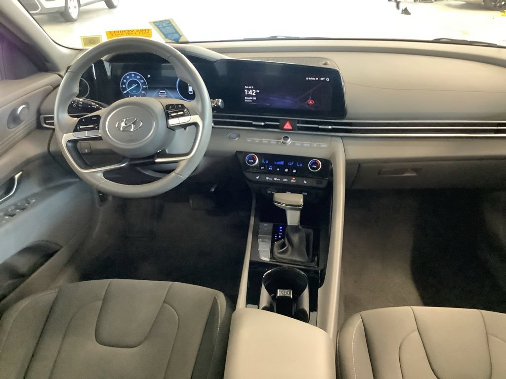 Certified 2023 Hyundai Elantra SEL w/ Convenience Package FWD image 21