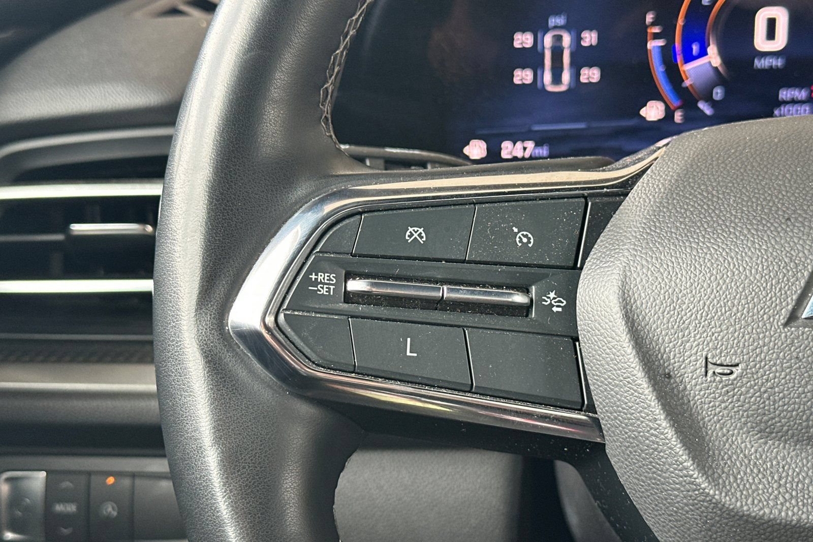 Certified 2024 Chevrolet Traverse LT FWD image 32