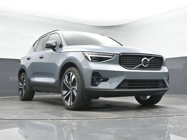 Used 2023 Volvo XC40 B5 Ultimate w/ Protection Package Premier AWD/4WD image 11