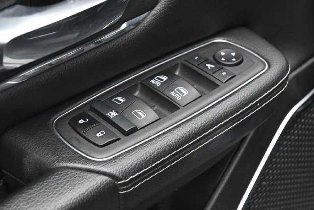Used 2024 RAM 1500 Laramie AWD/4WD image 15