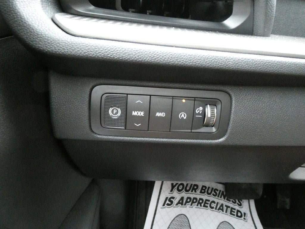 New 2027 Chevrolet Traverse LT AWD/4WD image 20