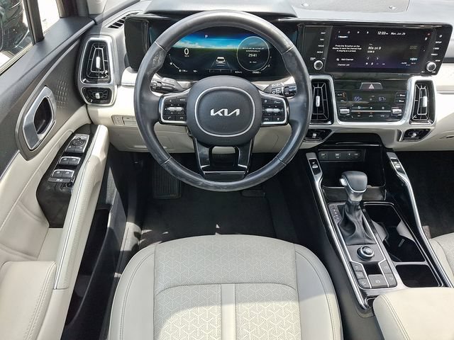 Certified 2023 Kia Sorento SX FWD image 13