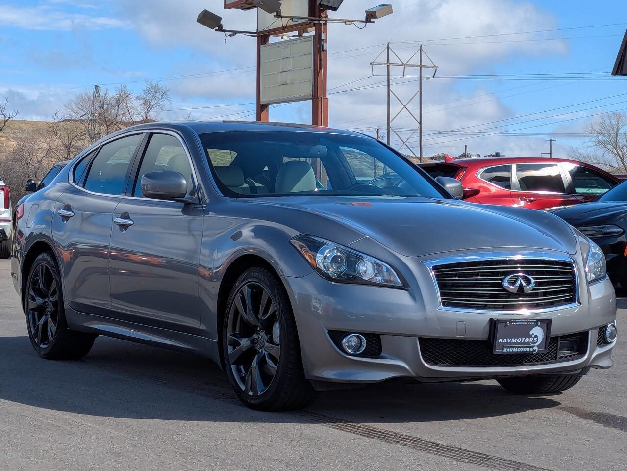 Used 2013 INFINITI M56 x w/ Sport Pkg image 5
