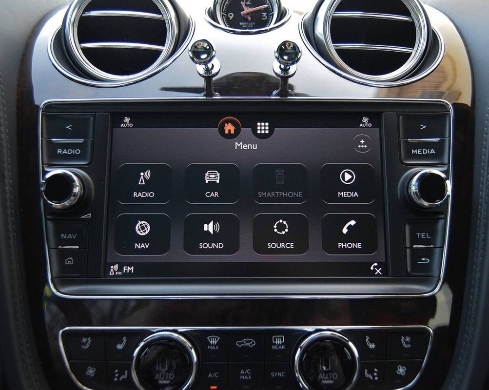 Used 2019 Bentley Bentayga image 30