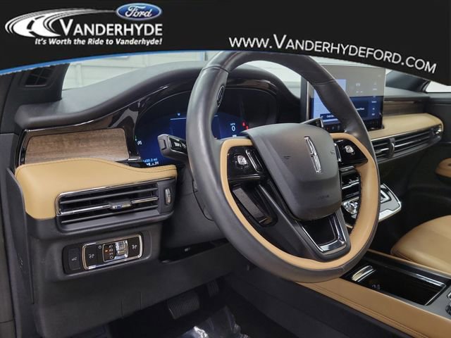 Used 2023 Lincoln Corsair Reserve w/ Equipment Group 201A image 19