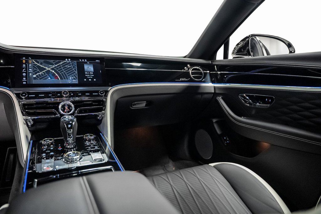 Used 2023 Bentley Flying Spur W12 image 41