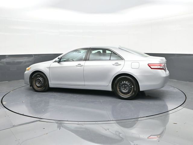 Used 2010 Toyota Camry LE image 5