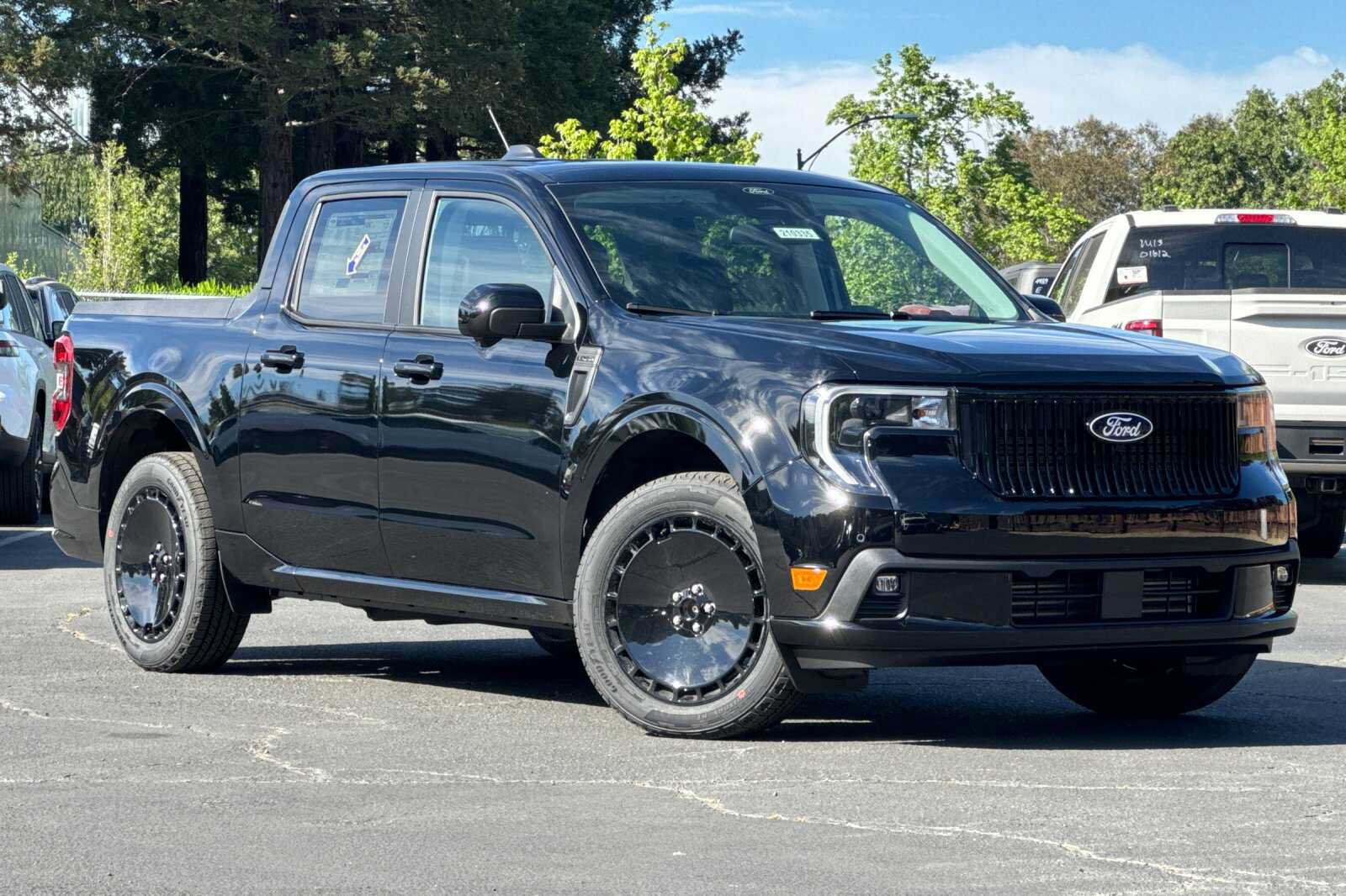 New 2026 Ford Maverick Lobo AWD/4WD image 2