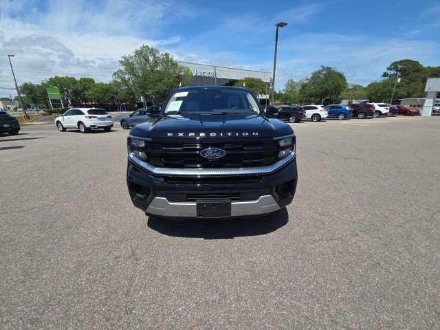 Certified 2025 Ford Expedition Max Platinum image 3