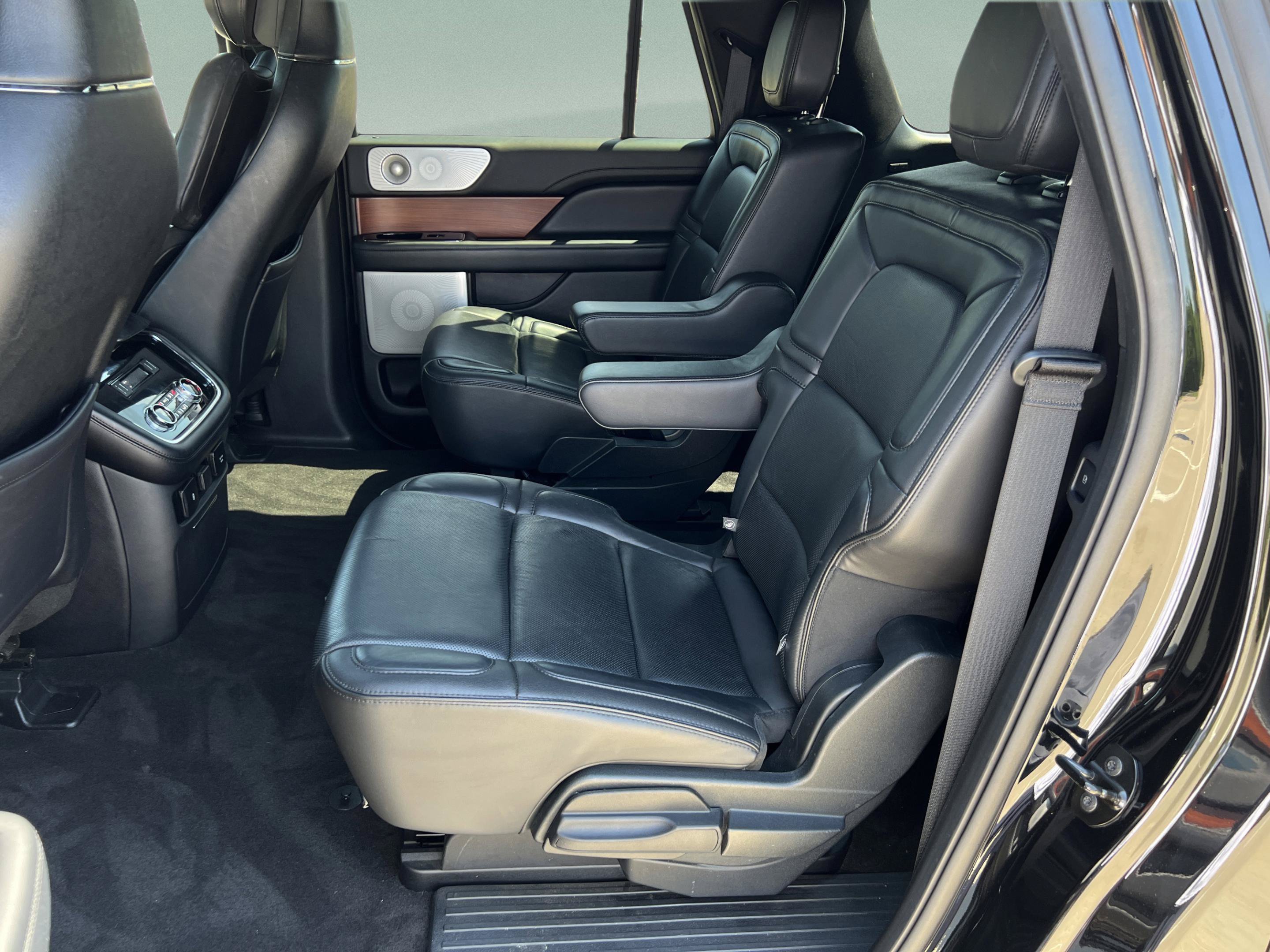 Used 2018 Lincoln Navigator L Reserve w/ Technology Package AWD/4WD image 13