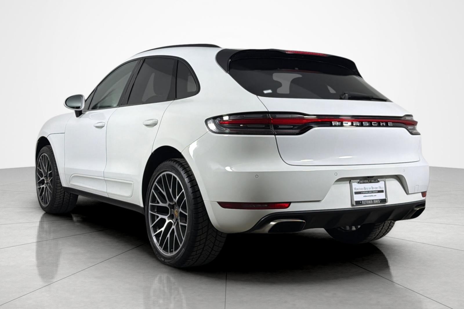 Used 2020 Porsche Macan AWD/4WD image 3