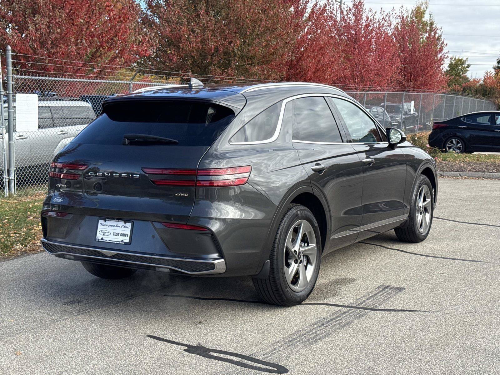 Used 2026 Genesis GV70 2.5T AWD/4WD image 6