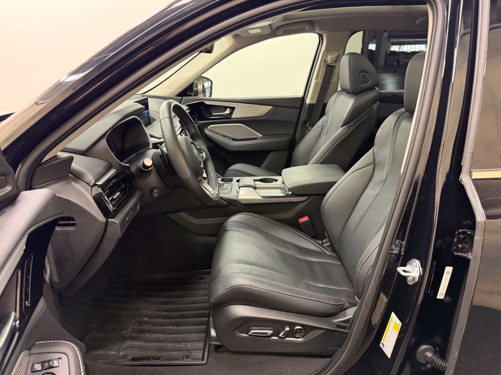 Used 2023 Acura MDX w/ Technology Package AWD/4WD image 15