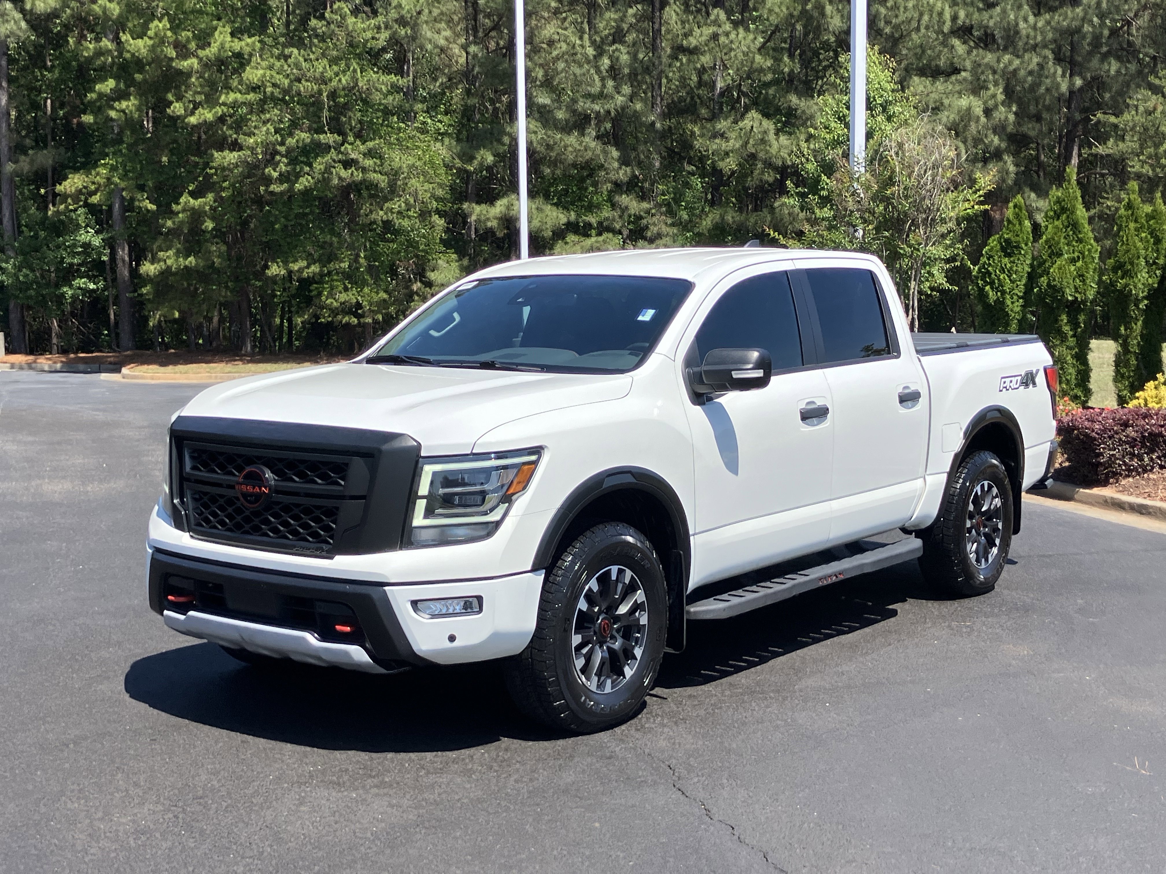 Used 2023 Nissan Titan PRO-4X w/ Pro-4x Convenience Package AWD/4WD image 10