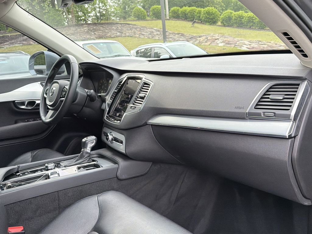 Used 2018 Volvo XC90 T6 Momentum w/ Convenience Package AWD/4WD image 19
