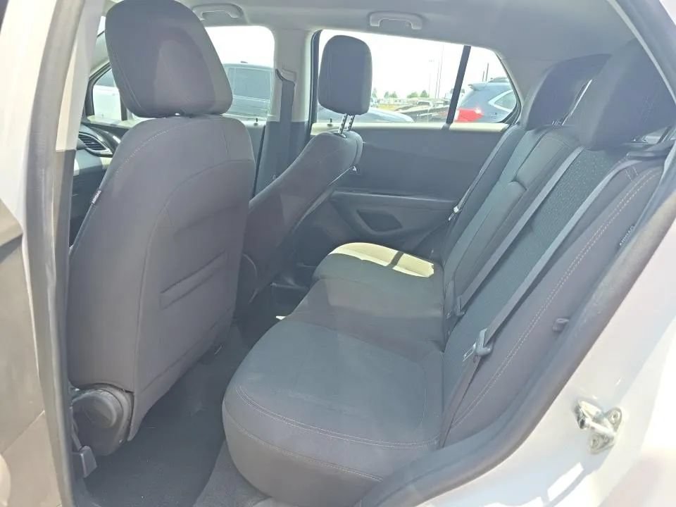 Used 2017 Chevrolet Trax LS AWD/4WD image 6