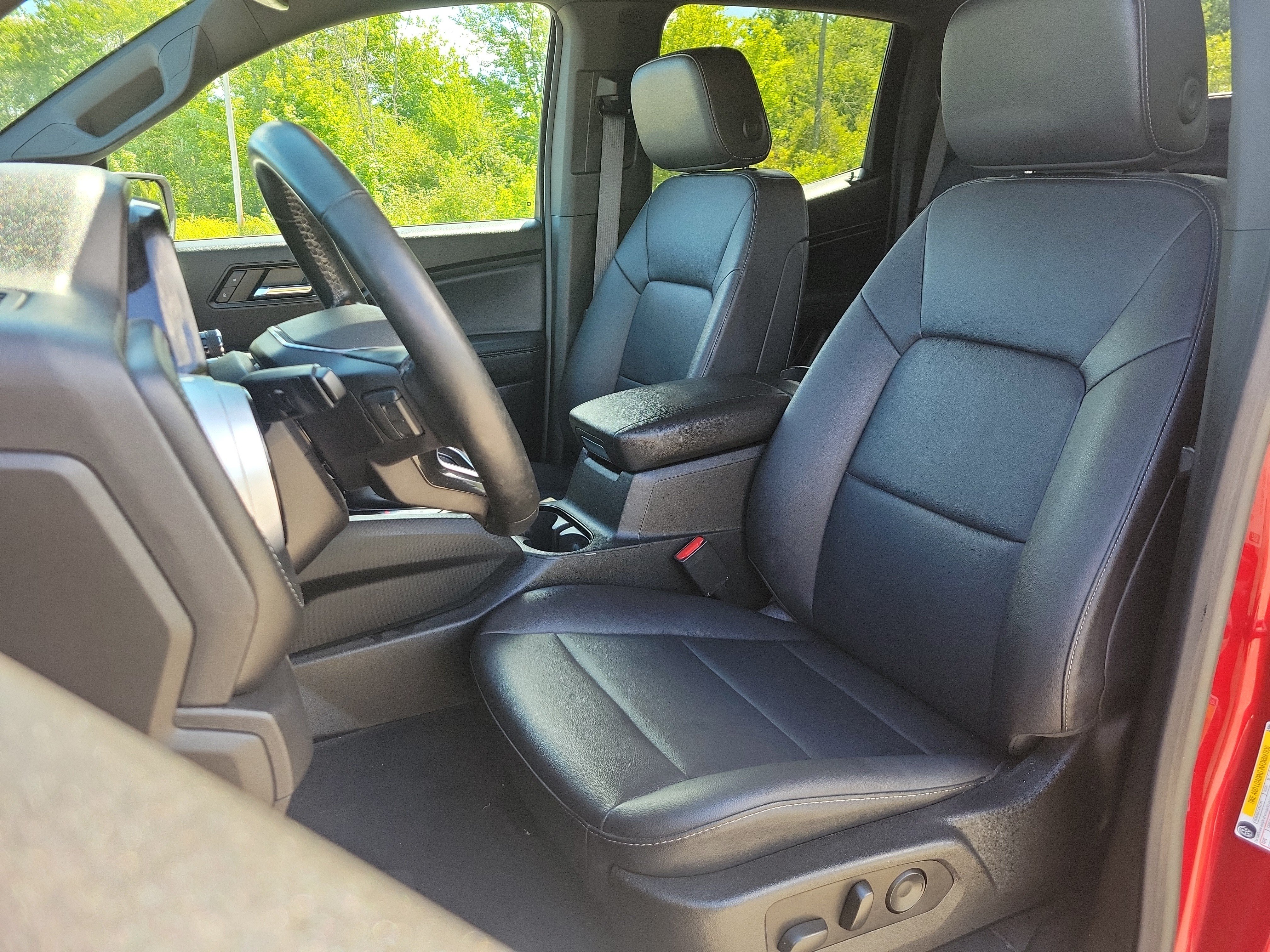 Used 2024 Chevrolet Colorado LT w/ LT Convenience Package III AWD/4WD image 14