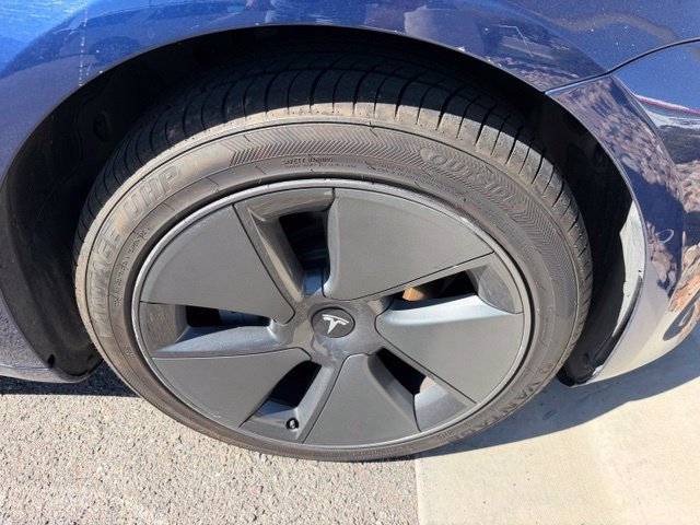 Used 2022 Tesla Model 3 Long Range AWD/4WD image 5