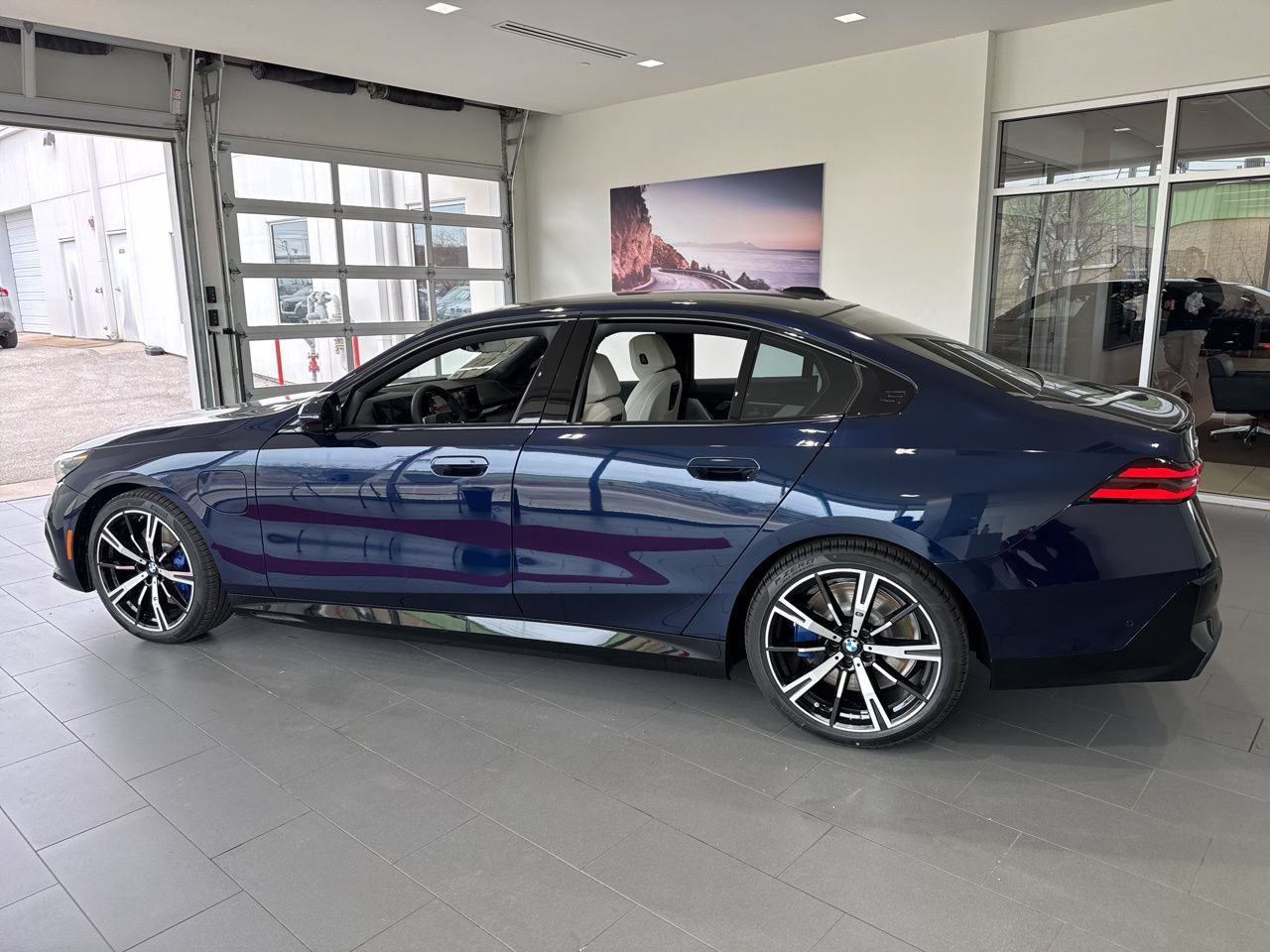 New 2026 BMW 550e xDrive AWD/4WD image 5