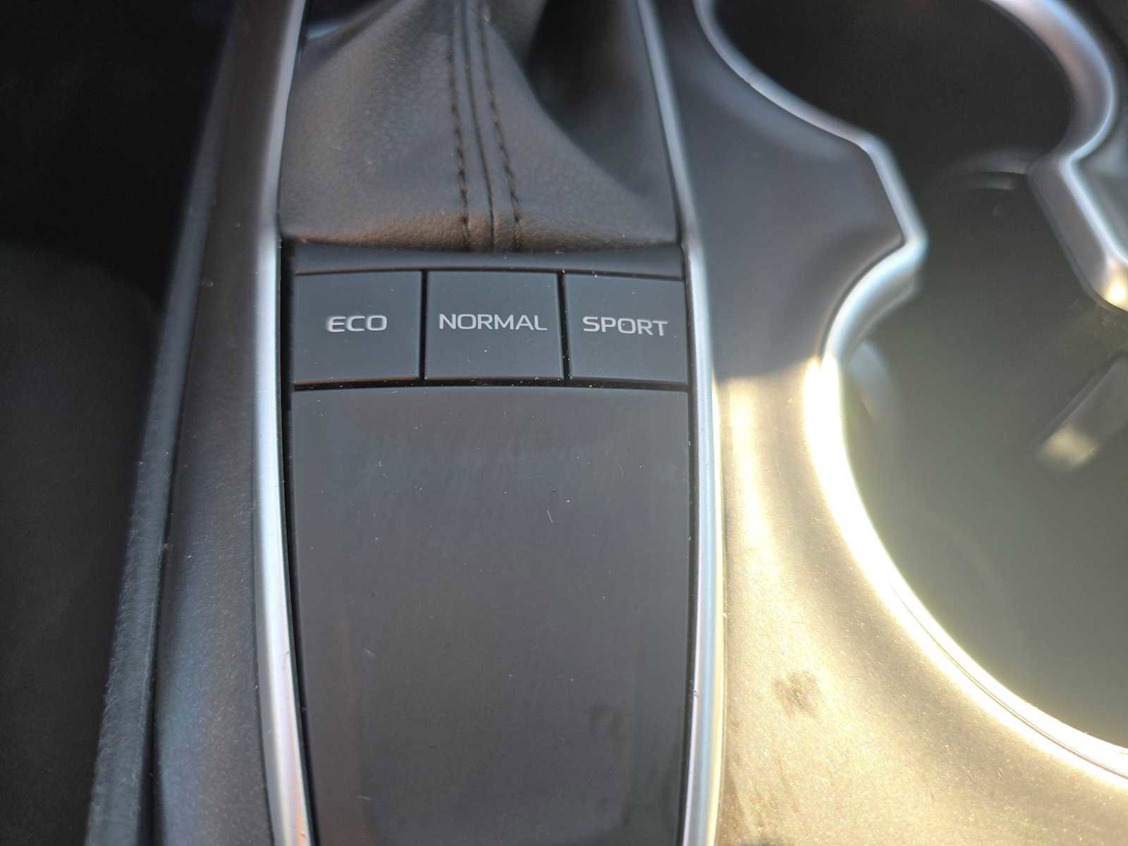 Used 2024 Toyota Camry LE image 31