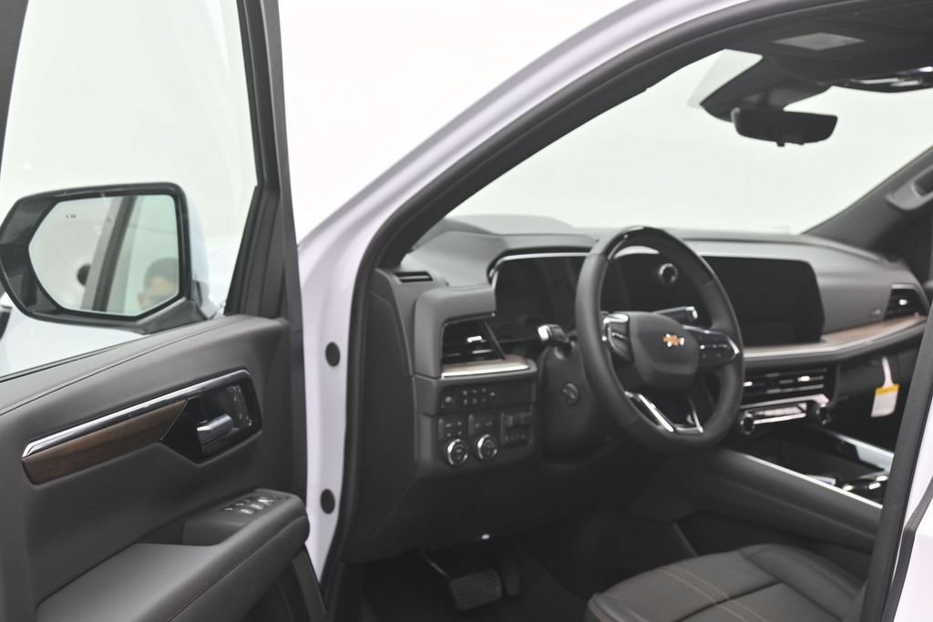 Used 2026 Chevrolet Suburban High Country AWD/4WD image 10
