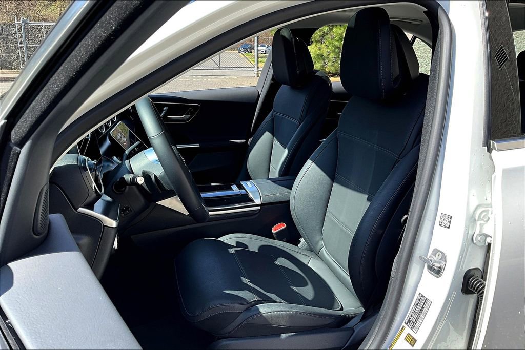 Used 2025 Mercedes-Benz C 300 4MATIC Sedan image 27